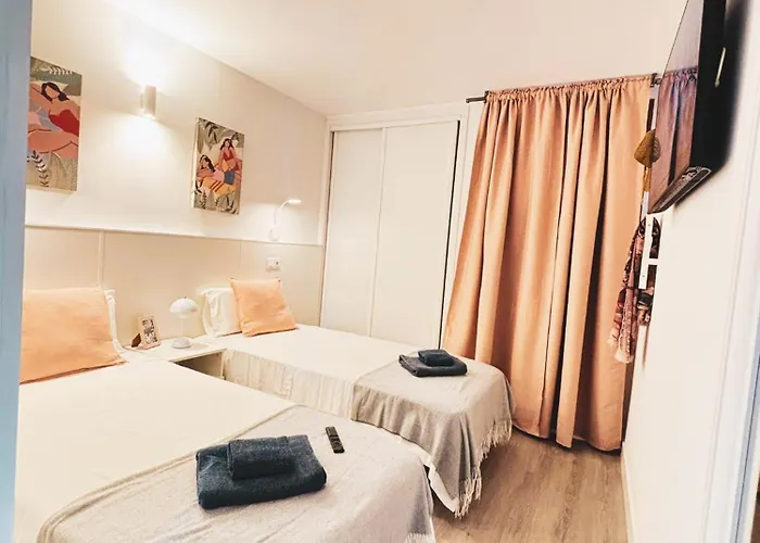 Whisper * بلايا ديل إنغلز