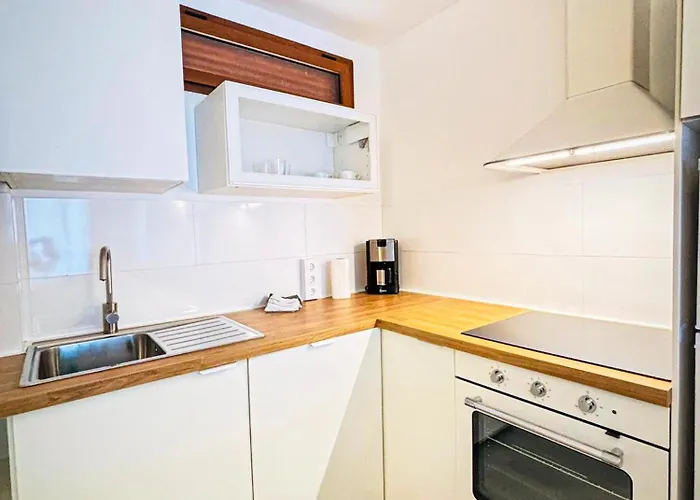 Whisper * بلايا ديل إنغلز